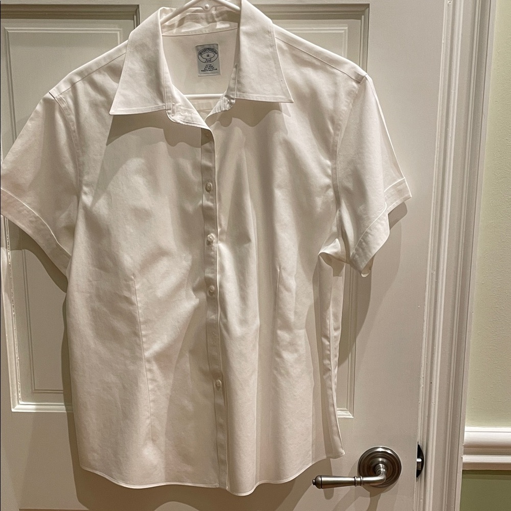 Women’s Brooks Brothers White Casual Button Down Short Sleeve Shirt